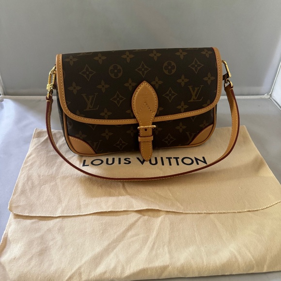 LOUIS VUITTON DIANE - Picture 1 of 7